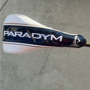 Paradym Driver head cover